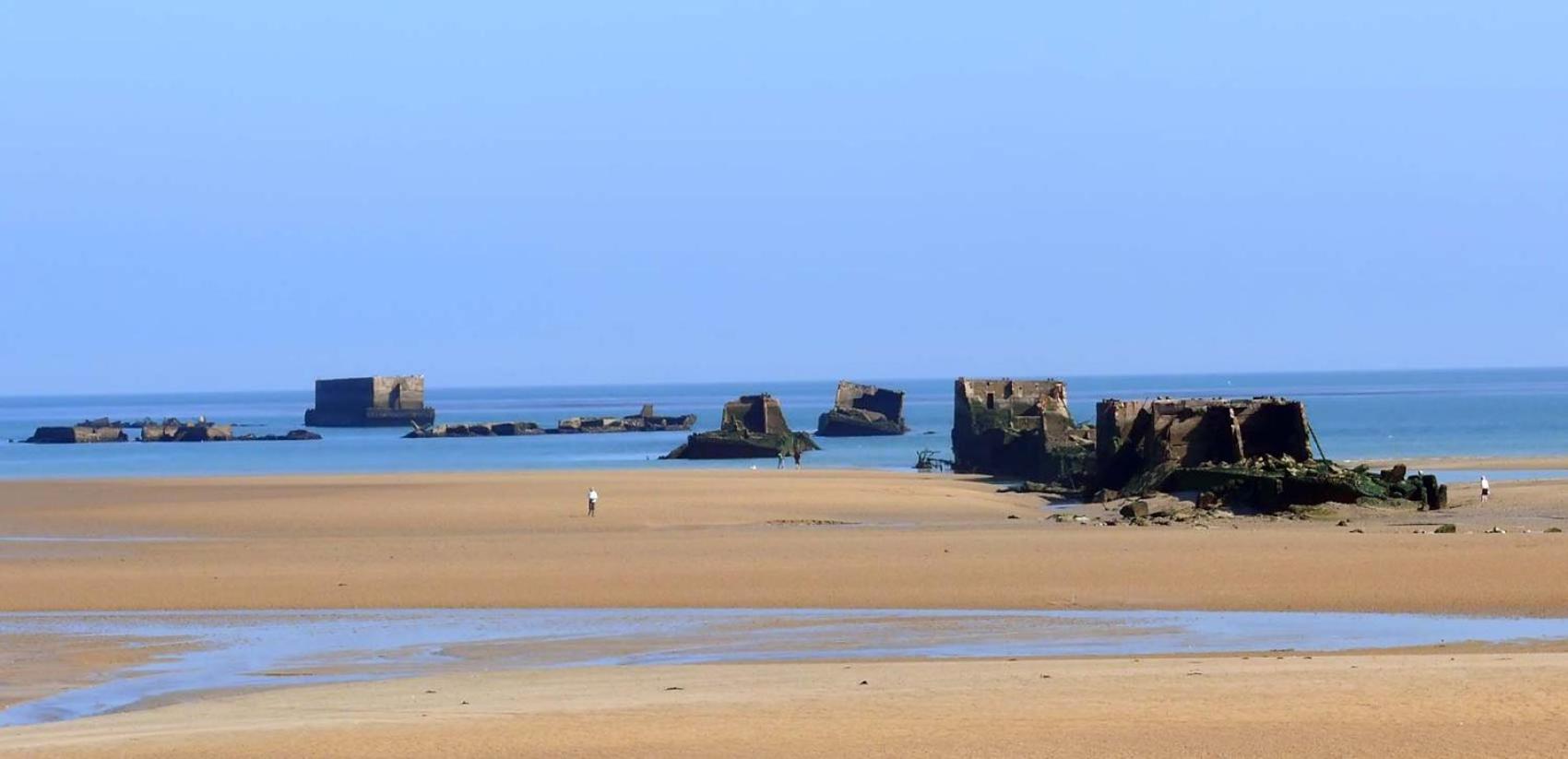 Les Pieds Dans L'Eau - Acces Direct A La Plage Bernieres-sur-Mer Exterior photo